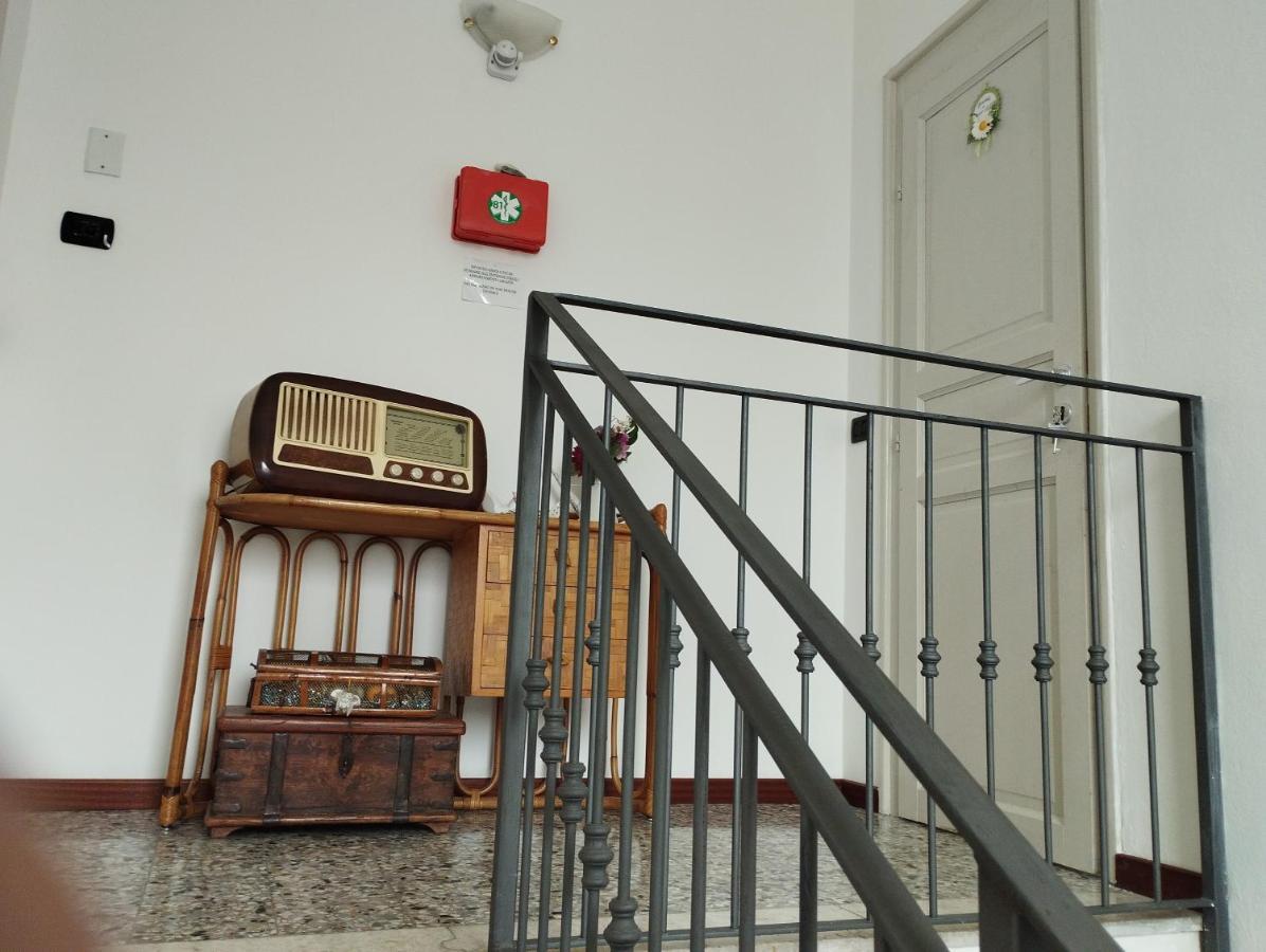 Casa Orisca Villa Lesa Ngoại thất bức ảnh